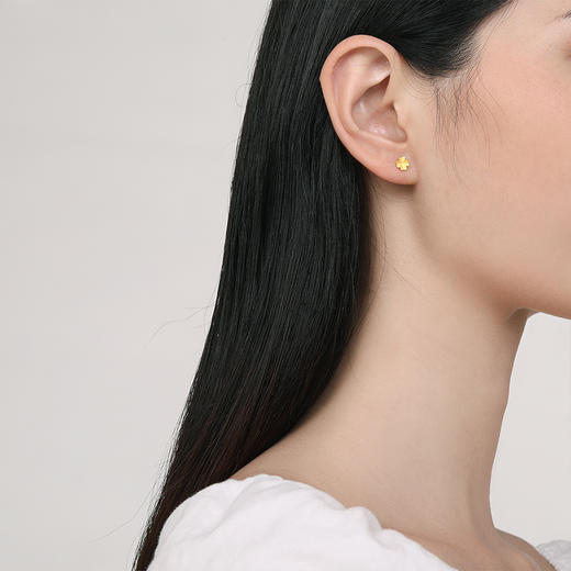 周六福黄金耳饰女款计价足金小金花四叶草首饰耳针官方正品耳钉 商品图4