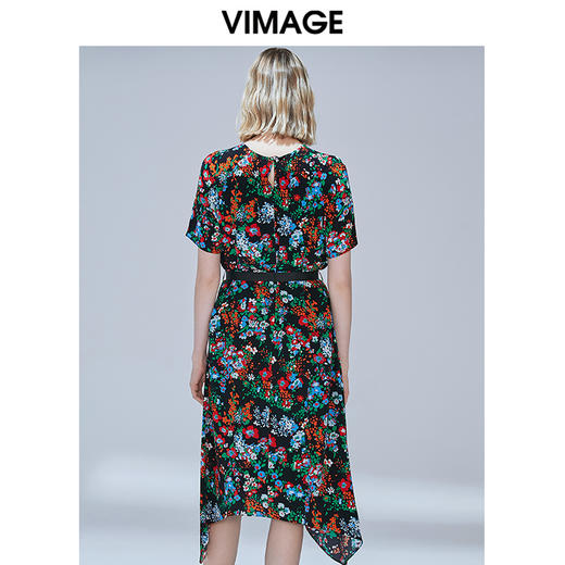 VIMAGE纬漫纪秋季新款镂空挂脖圆领复古印花收腰连衣裙女显瘦V1407008 商品图3