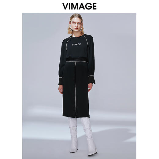 VIMAGE纬漫纪秋款时尚休闲logo印花包臀假两件卫衣连衣裙V1477004 商品图1