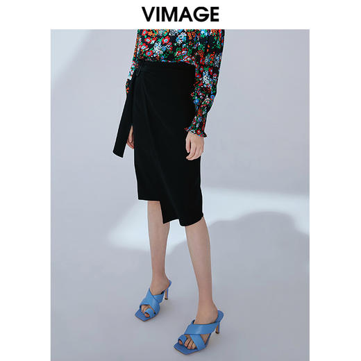 VIMAGE纬漫纪秋季新款时尚通勤不规则下摆修身包臀半身裙女裙V1406008 商品图2