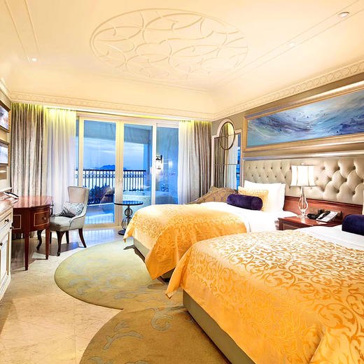 恋海假期 三亚湾皇冠假日度假酒店亲子套餐 情侣套餐 享自助早餐 店内旅拍 玩乐礼包 商品图4