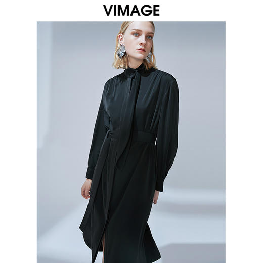 VIMAGE纬漫纪秋季新款个性飘带亚光缎面显瘦收腰衬衫连衣裙女V1407013 商品图2