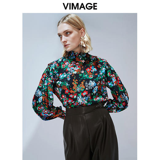 VIMAGE纬漫纪秋款个性复古高领宫廷泡泡袖印花衬衫女上衣V1413007 商品图0