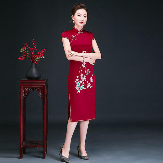 QY-Y5191旗袍妈妈装2020款刺绣中国风喜婆婆婚礼服 商品图2