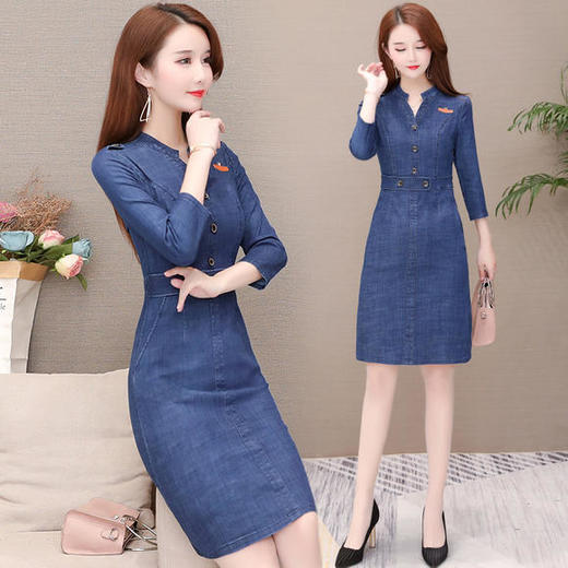 YW-KED91119 气质减龄V领，长袖牛仔连衣裙 商品图2