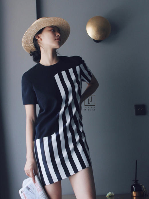 AtelierMissLu-「复古大气场」 藏青条纹复古宽身裙-0000619 商品图1