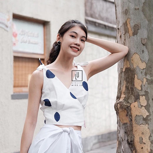 AtelierMissLu-「时髦有天分」 趣味波点蝴蝶结系带小上衣-00154A 商品图1