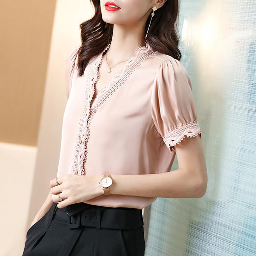 SS-0108 纯色真丝欧洲站V领蕾丝拼接丝绸缎面上衣 商品图2