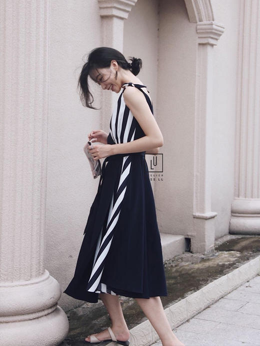 AtelierMissLu-「肩头小雀跃」藏青条纹蝴蝶结裹身裙-0000633 商品图2