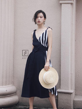 AtelierMissLu-「肩头小雀跃」藏青条纹蝴蝶结裹身裙-0000633