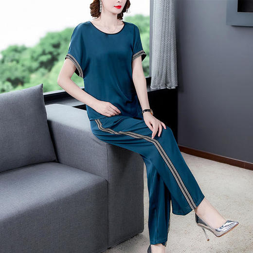 AHM-yjr8328新款气质醋酸套装圆领宽松大码妈妈装 商品图3