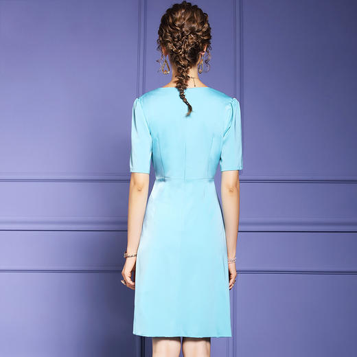 FMY-F20XL32972夏季设计感褶皱V领修身开叉连衣裙 商品图3