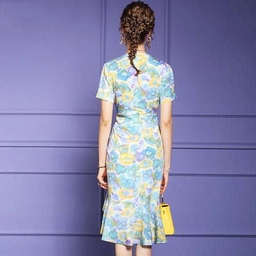 FMY-F20XL32991夏装洋气减龄V领修身褶皱鱼尾印花连衣裙 商品图3