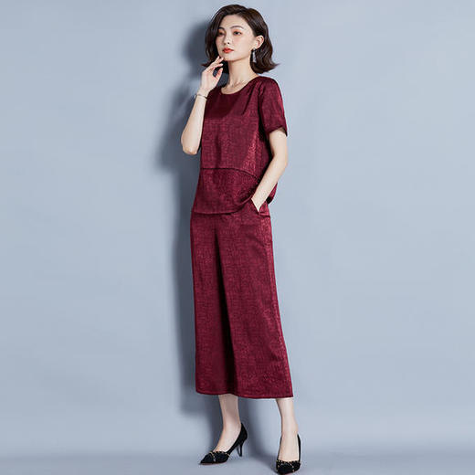 AHM-yh205新款复古气质妈妈装刺绣提花套装 商品图1