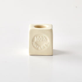 Modern houseCube toothbrush holder ivory 立方体牙刷架象牙色JPY带授权招加盟代理