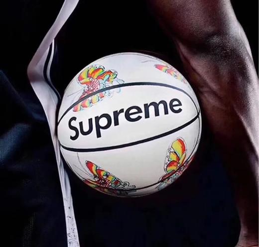 最靓的崽supremespalding斯伯丁联名篮球