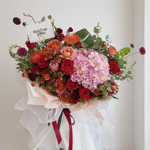 花艺  花海 · 怀抱绣球花束 商品图0