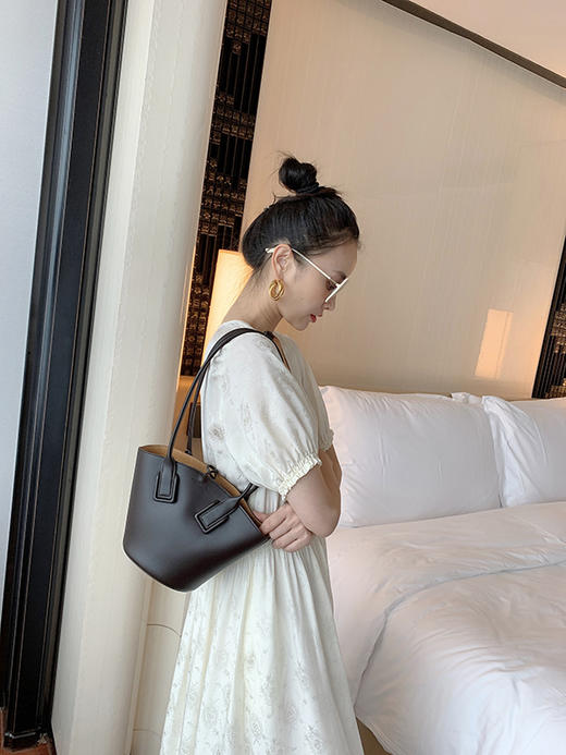 【大促，不退不换】 大牛工厂 bv 深棕色菜篮子 手拎/单肩包 CQ1045 商品图1