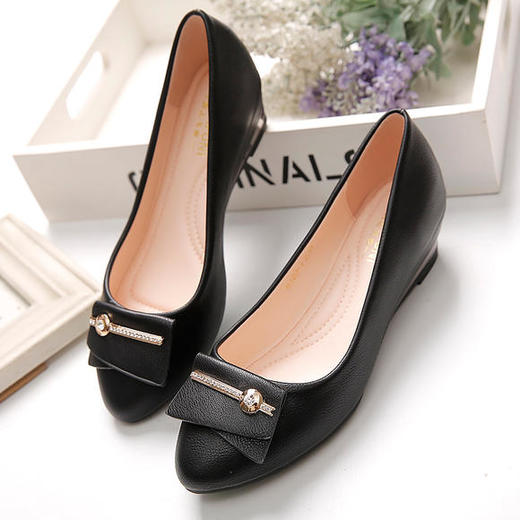 W-6586新款坡跟时尚百搭工作休闲平底豆豆软底小皮鞋 商品图1