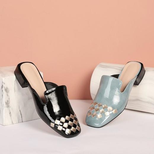 OLD-207真皮包头中跟亮皮方头后空粗跟百搭拖鞋 商品图4