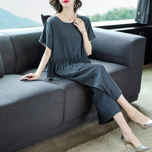 NYL-130011设计感时尚新款大码胖mm减龄短袖上衣+阔腿裤套装 商品图0