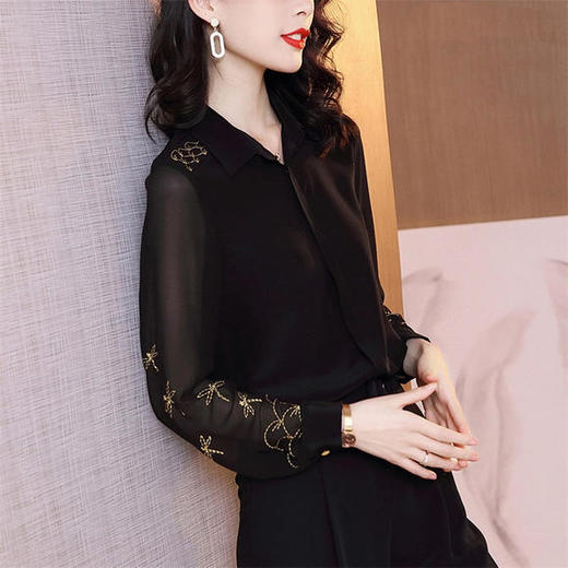 HT-1228新款时尚优雅气质翻领长袖绣花衬衣 商品图0