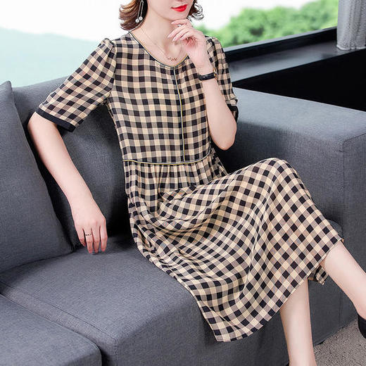 AHM-ymq7117A夏新款格子五分袖中长款连衣裙 商品图2