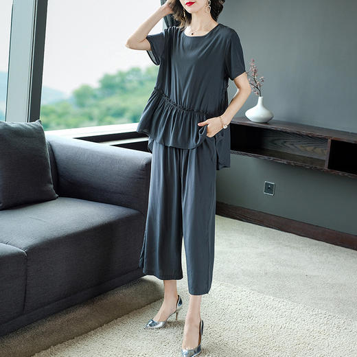 NYL-130011设计感时尚新款大码胖mm减龄短袖上衣+阔腿裤套装 商品图3