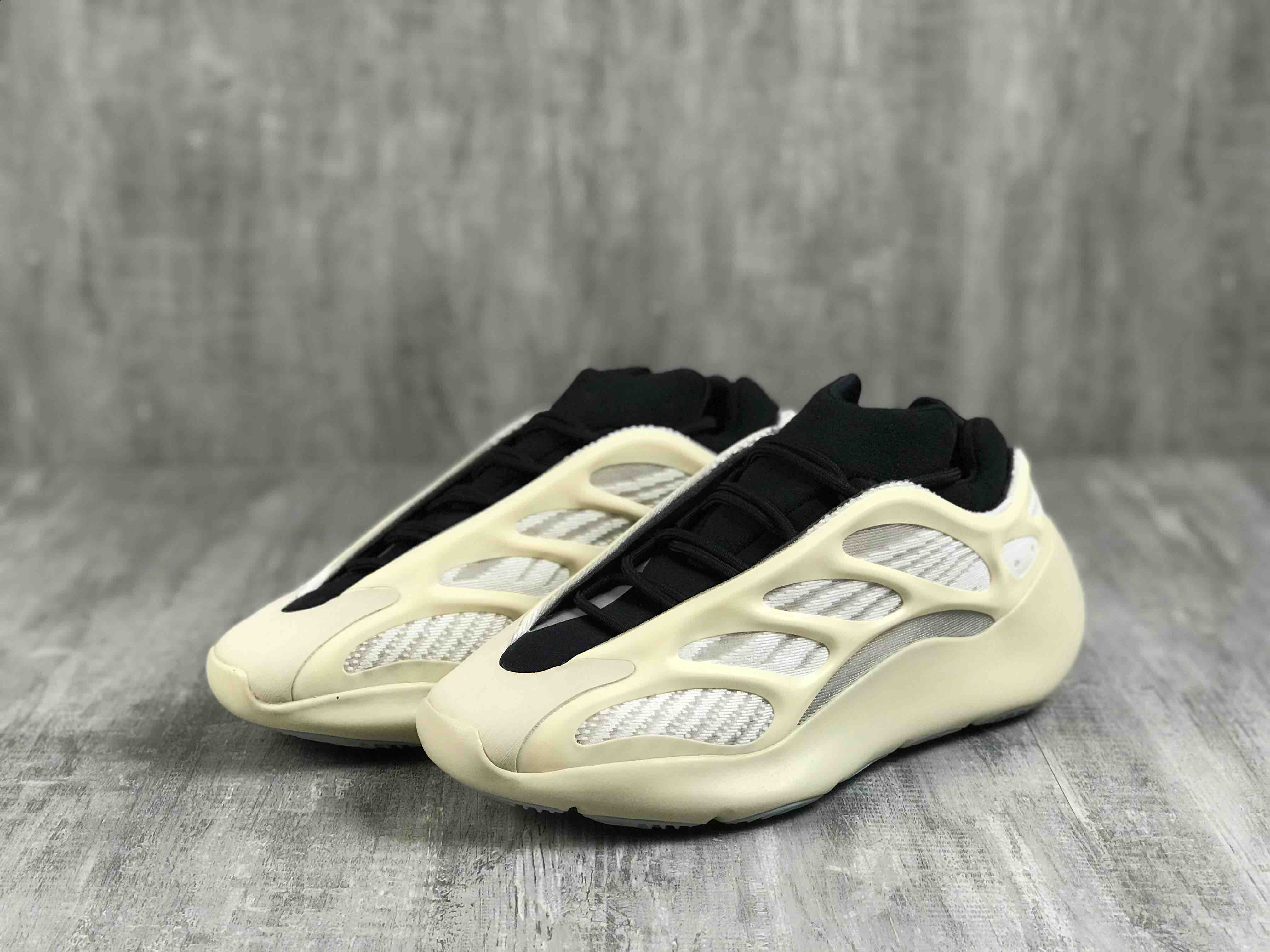 清仓yeezy 700 v3 azael 椰子700v3 夜光异形乳白色黑色老爹鞋