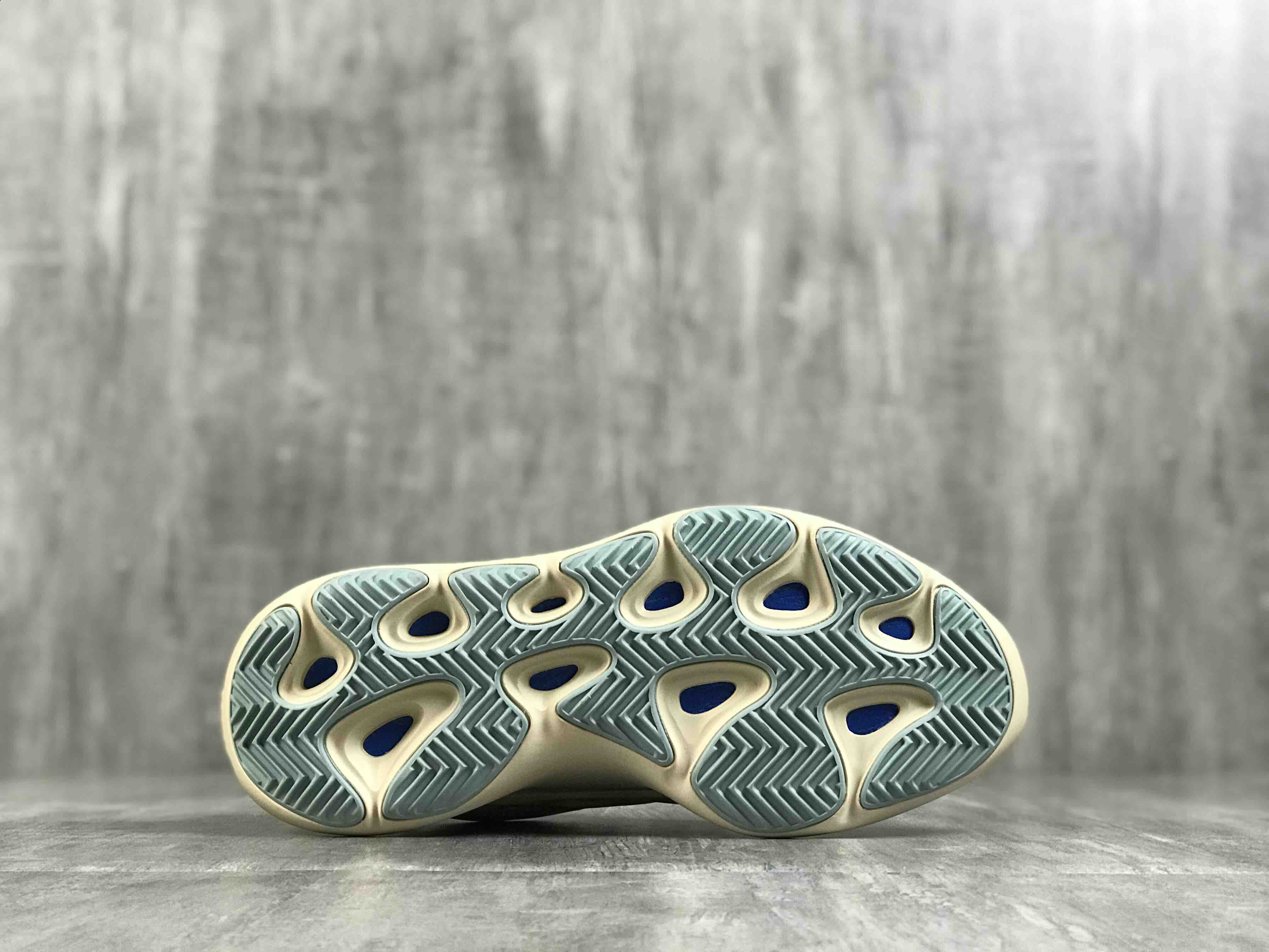 清仓yeezy 700 v3 azael 椰子700v3 夜光异形乳白色黑色老爹鞋