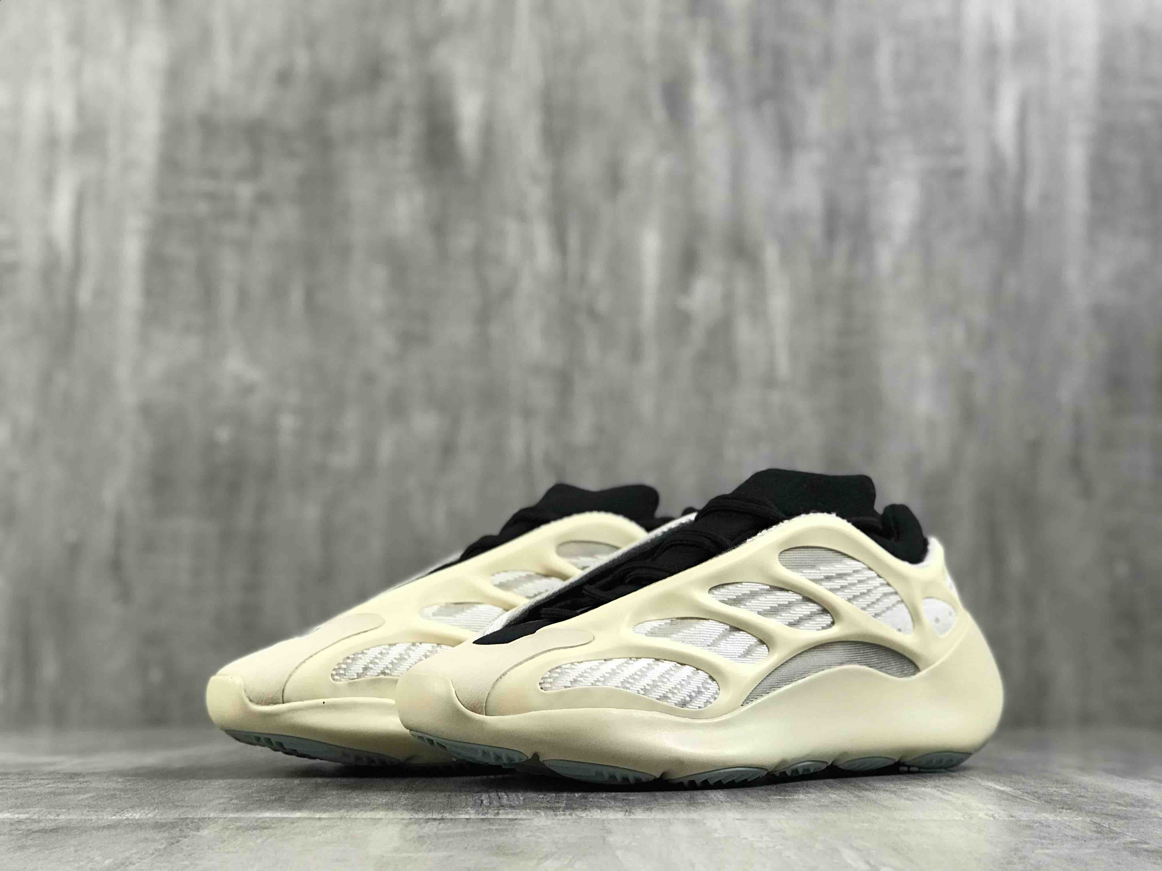清仓yeezy 700 v3 azael 椰子700v3 夜光异形乳白色黑色老爹鞋