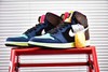 Air Jordan 1 High OG “Undefeated Dunk” 货号：整双鞋的颜色是由黑色，棕色，深蓝色，浅蓝色，粉红色和黄色一起组合而成。 商品缩略图1