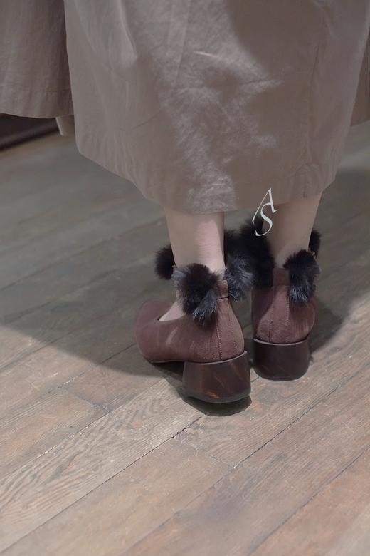 Mari Giudicelli 黑色/红棕色毛绒搭扣单鞋 商品图1