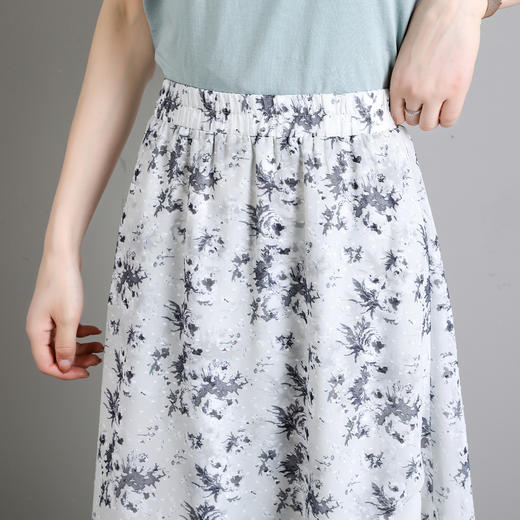 沫晗依美夏季新品时尚透气薄款碎花女士半身裙