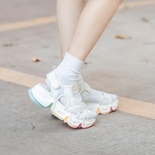 彩虹老爹凉鞋6折入大牌同款可甜可盐上脚显高又轻巧lilymoon