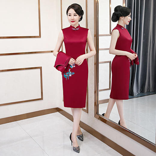 QQ-9735新款高贵复古醋酸缎刺绣宴会旗袍 商品图1
