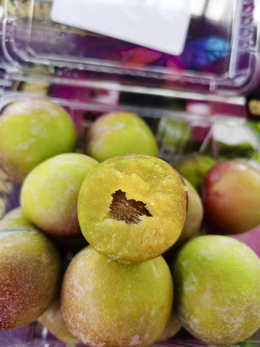 周五到货青红脆李8元盒1斤装