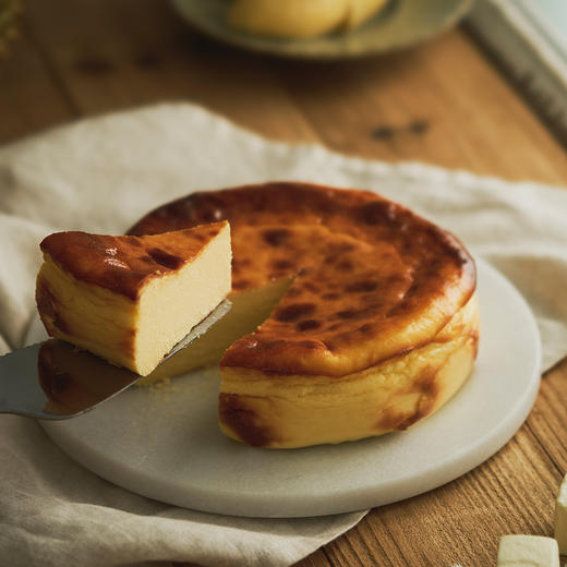 四季榴莲76原味巴斯克芝士蛋糕500g适合45人全国冷链配送