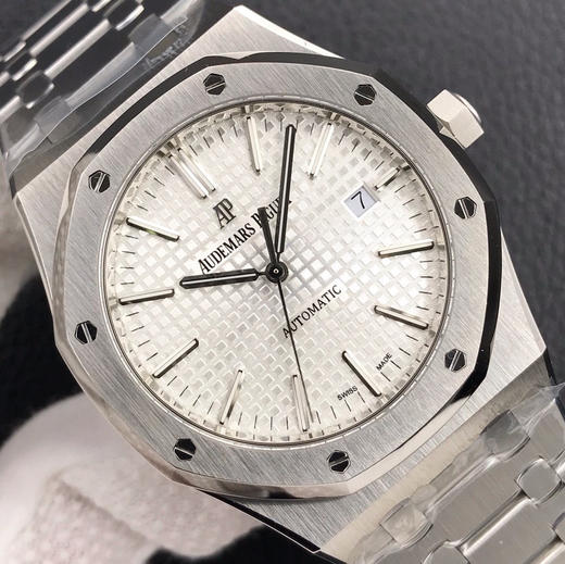 ZF重新定义！爱彼皇家橡树15400系列！解决长久以来各大厂家都无法突破的难题
【技术突破】
1️⃣.解决厚度问题，采用9015机芯改爱彼 商品图3