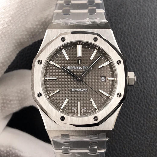 ZF重新定义！爱彼皇家橡树15400系列！解决长久以来各大厂家都无法突破的难题
【技术突破】
1️⃣.解决厚度问题，采用9015机芯改爱彼 商品图0