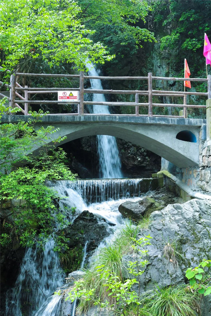 暑期旅行82627嬉水之旅安吉深溪漂流两日亲子旅行感受矿泉水上的