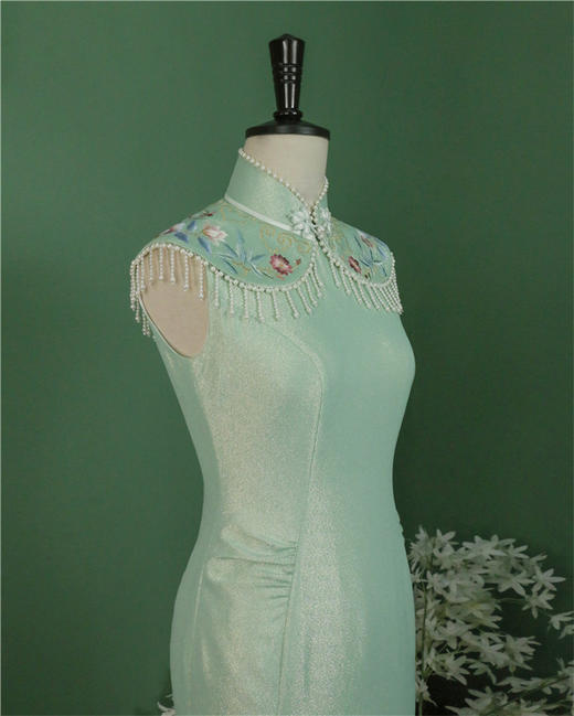 荷言HEYEN 晔夏 进口珠光缎面料+刺绣+钉珠流苏手工高级定制 商品图6