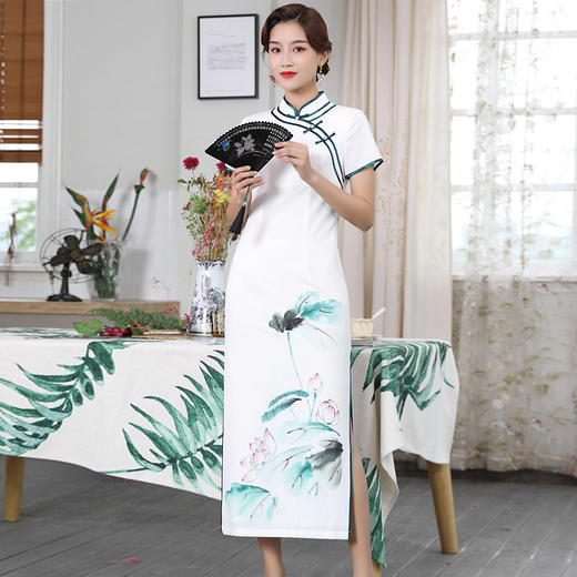 DLQ-A2519白色日常走秀高端演出服真丝旗袍裙（可定制） 商品图0