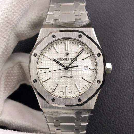 ZF重新定义！爱彼皇家橡树15400系列！解决长久以来各大厂家都无法突破的难题
【技术突破】
1️⃣.解决厚度问题，采用9015机芯改爱彼 商品图0