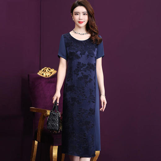 WXY-MXMZ-030Y新款时尚优雅气质圆领桑蚕丝刺绣连衣裙 商品图3