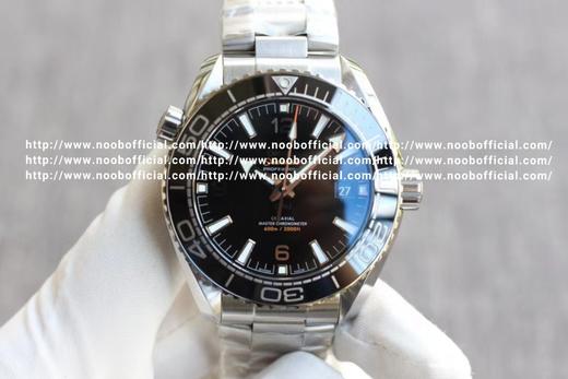 VS欧MEGA欧茄SEAMASTER海马系列海洋宇宙600米600m同轴至臻天文台表43.5mm潜水表215.30.44.21.01.002拉丝表壳局部抛光处理 黑色陶瓷表圈雕刻计时刻度电镀反光银色 商品图10