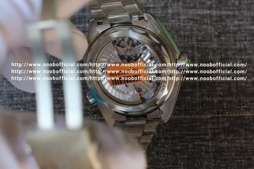 VS欧MEGA欧茄SEAMASTER海马系列海洋宇宙600米600m同轴至臻天文台表43.5mm潜水表215.30.44.21.01.002拉丝表壳局部抛光处理 黑色陶瓷表圈雕刻计时刻度电镀反光银色 商品图2