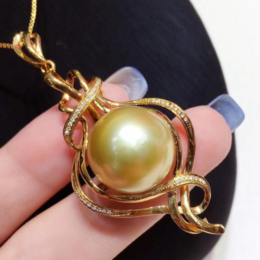 款式非常大气金珠珠经1617mm正圆强光极微瑕微生长纹18k金镶嵌钻石