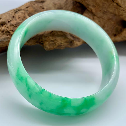 派瑞翡翠 翡翠手镯 糯种 绿色 商品图3