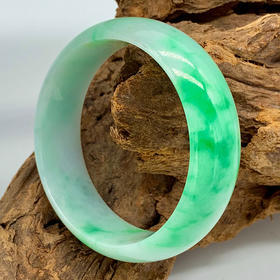 派瑞翡翠 翡翠手镯 糯种 绿色